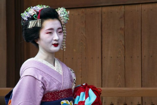 Understanding the Differences Between Maiko and Geisha: A Deep Dive ...